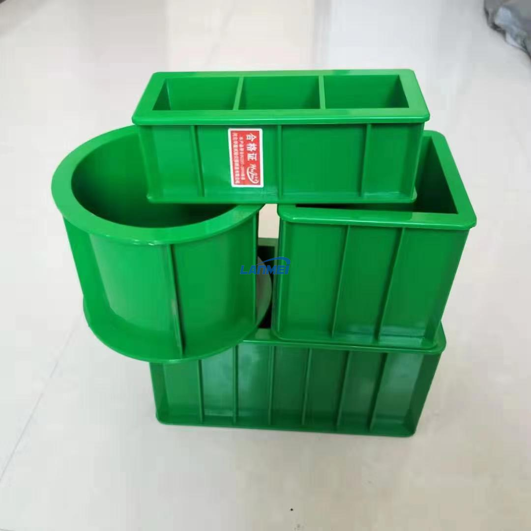 Plast Beton Cube Former