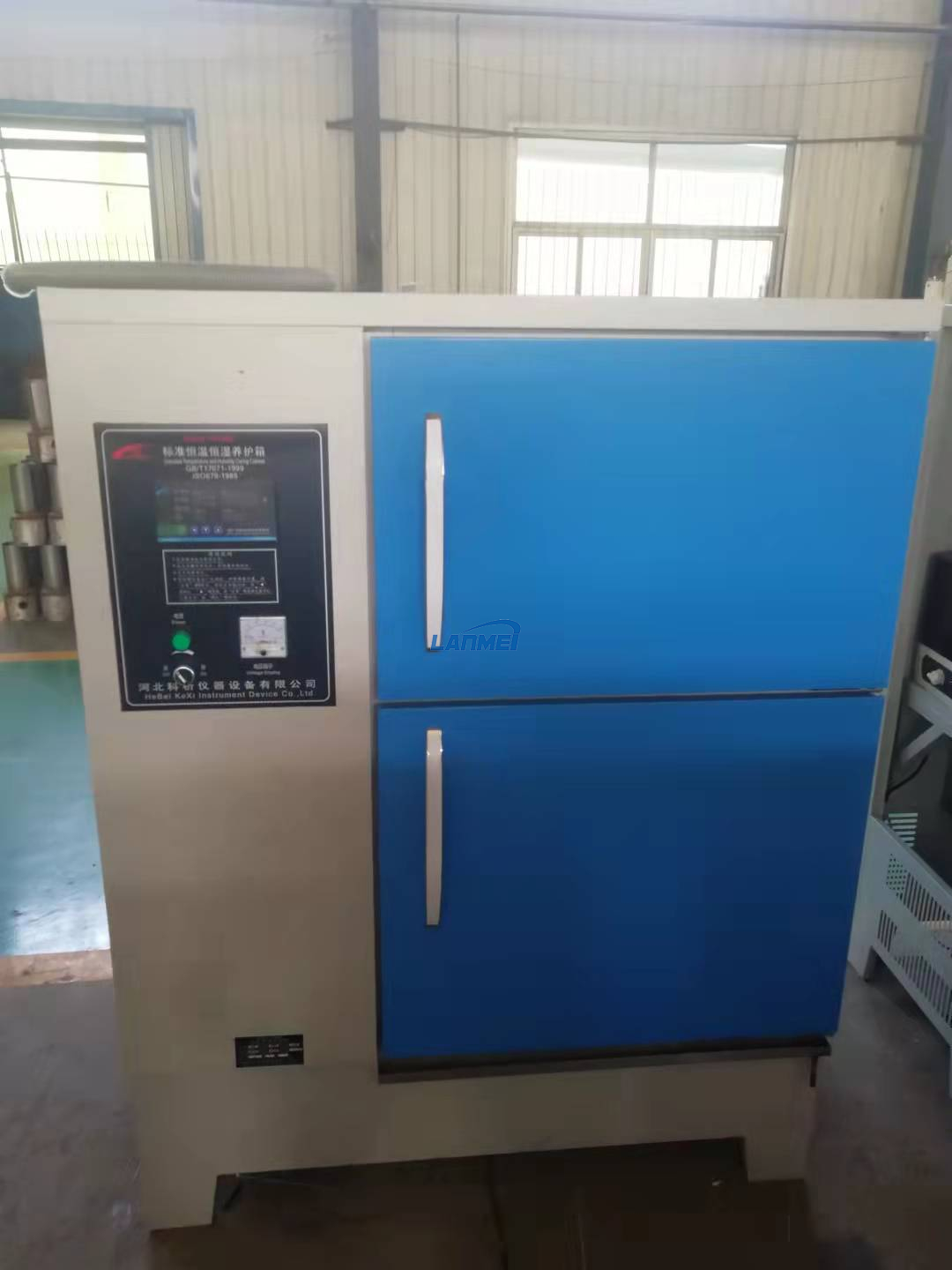 Beton-curing-box